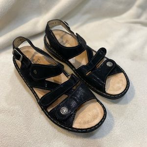 Finn comfort black sparkly sandal size 41